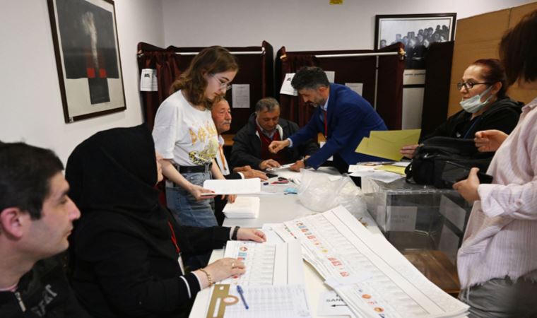 Son Dakika: Türkiye sandık başında! Oy verme işlemi başladı