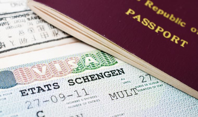 Schengen vizesi Turizm sektörü şikayetçi AB Delegasyonu ise 'Randevu sürelerini