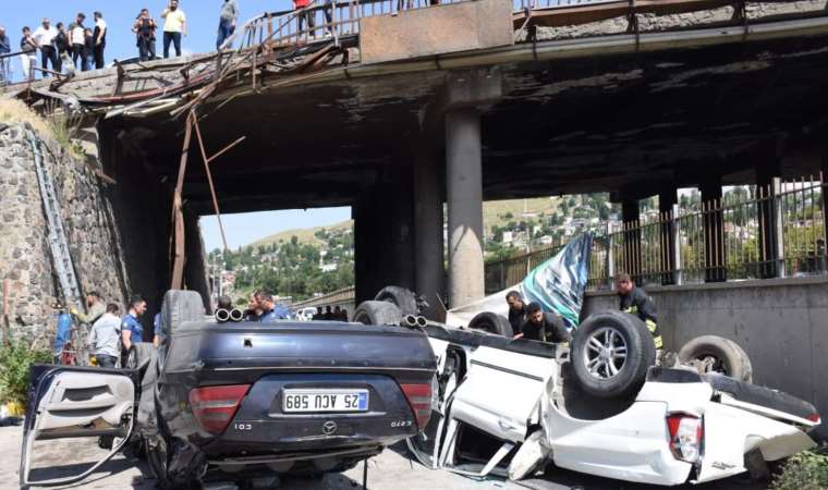 İki otomobil 10 metrelik köprüden düştü: 3 kişi yaralandı!