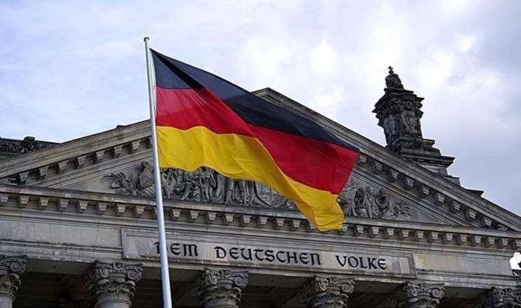 Alman hükümeti, çifte vatandaşlık imkânını herkese tanıyacak yasa tasarısını onayladı