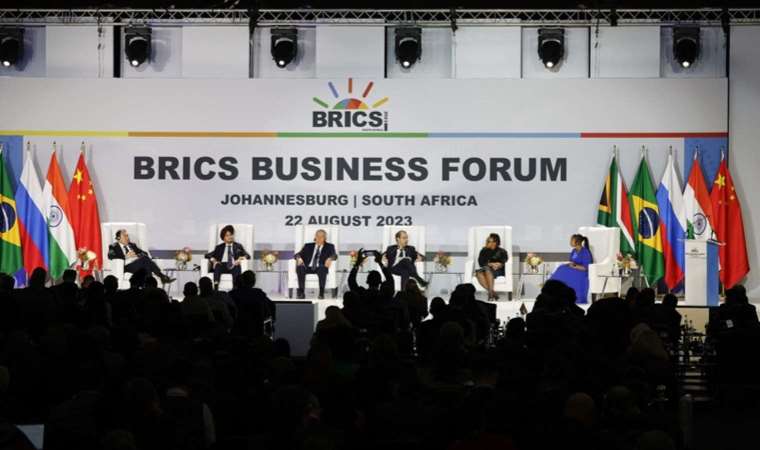 Opinion: Expansion and De-Dollarization at the Heart of the BRICS Summit