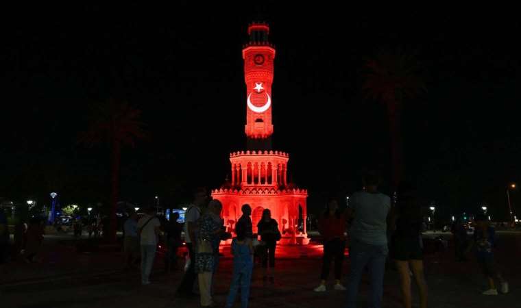 Ege’de Zafer Bayramı coşkusu meydanlara taştı