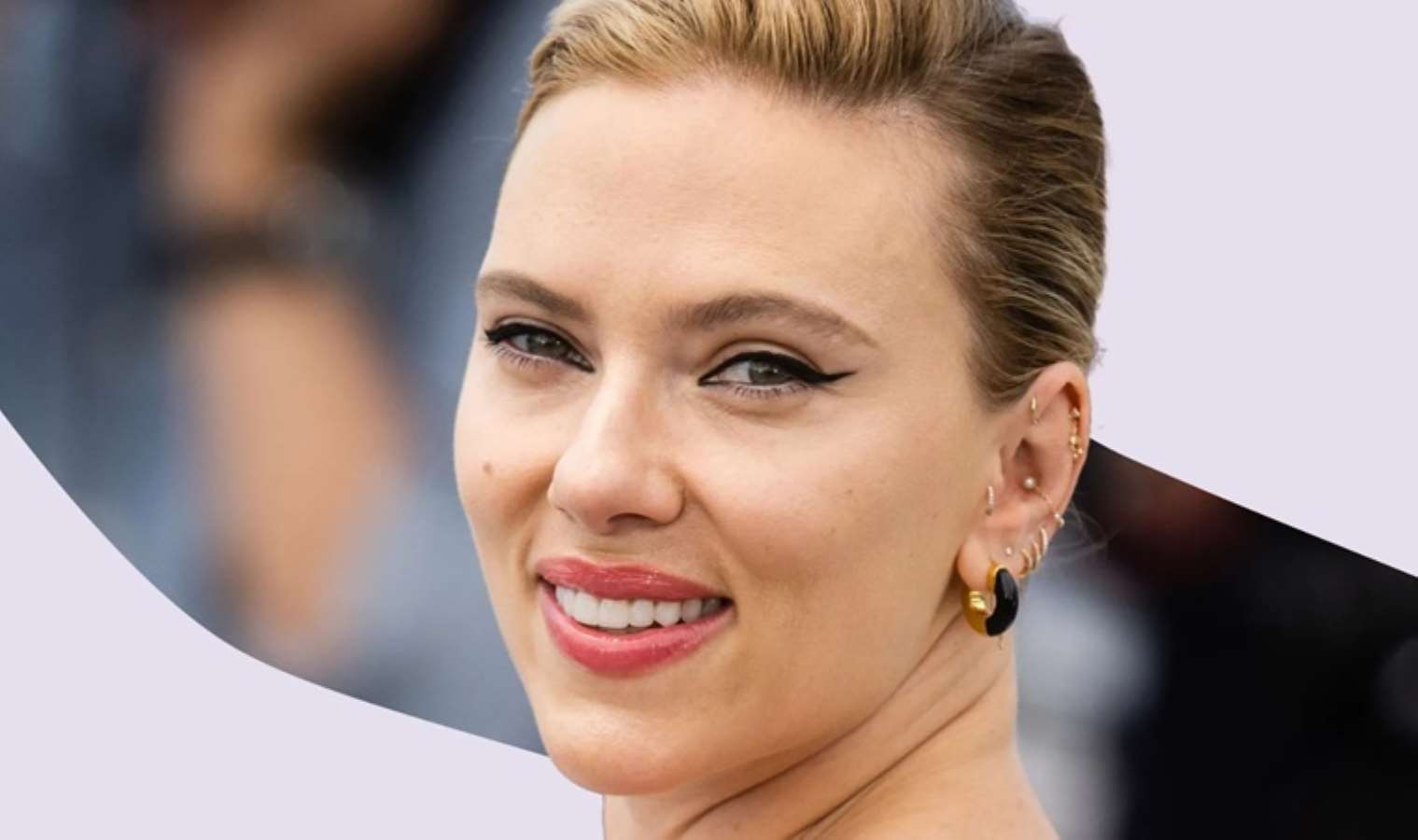 <p><strong>1)</strong> Scarlett Johansson</p>