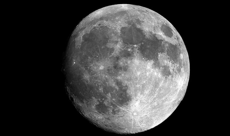 Ay'ın karanlık yüzünde gizli yapılar keşfedildi