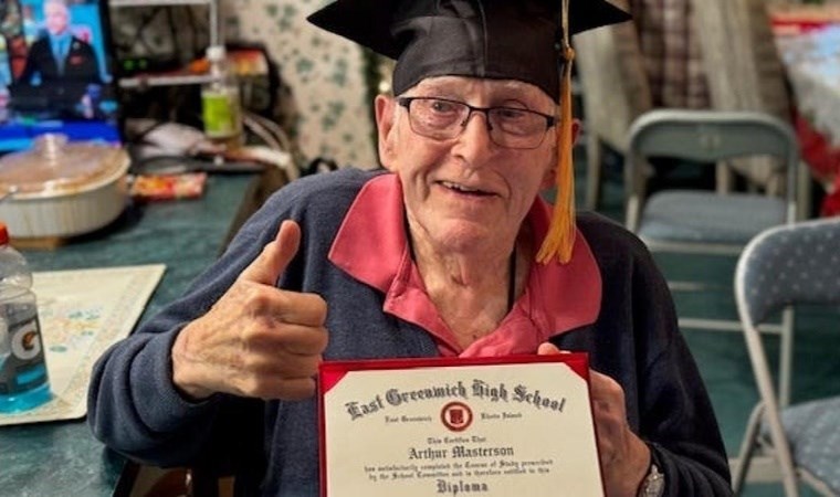 II. Dünya Savaşı'nda savaşmıştı: 96 yaşında mezun oldu