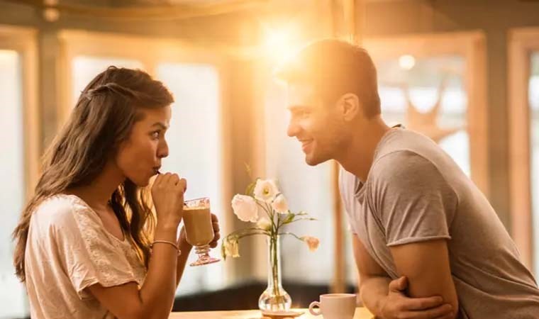 Nauka ujawnia technikę flirtu, która działa!  Nie będziesz już odrzucony