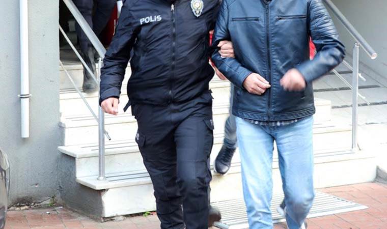 İzmir’de silah tacirlerine şok baskın: 3 gözaltı