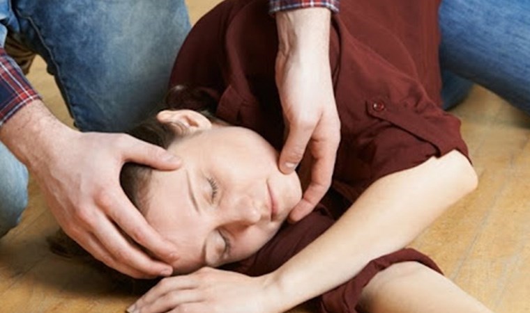 Stres, gürültü, fazla ışık tetikleyici olabilir: Epilepsi nöbetine bu yaşlarda dikkat!