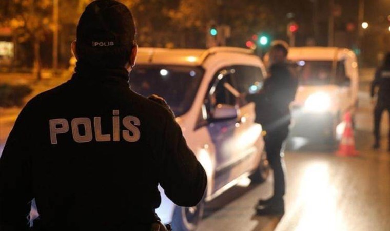 İzmir’de asayiş uygulamalarında 95 şüpheli yakalandı,çok sayıda silah ele geçirildi