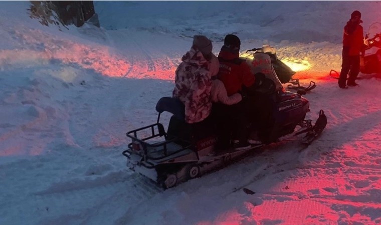 Antalya'da kayak merkezinde 9 kişi mahsur kaldı!