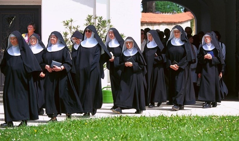 Taciz mağduru rahibeler Papa'ya seslendi: Bize kulak ver