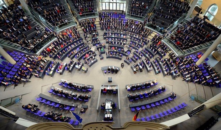 Almanya'da esrarın sınırlı yasallaşmasına ilişkin yasa tasarısı mecliste kabul edildi