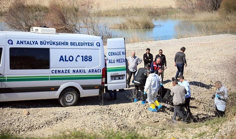 Antalya'da korkunç olay: Ördek avına çıkan köpek, ceset buldu