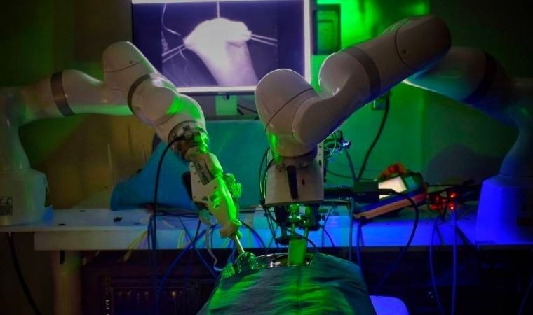 Robotik cerrahisiyle diz ve kalça kireçlenmesi daha hızlı iyileşiyor