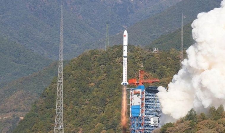 Çin gizlilik dereceli bir uyduyu Yer Sabit Yörünge'ye gönderdi