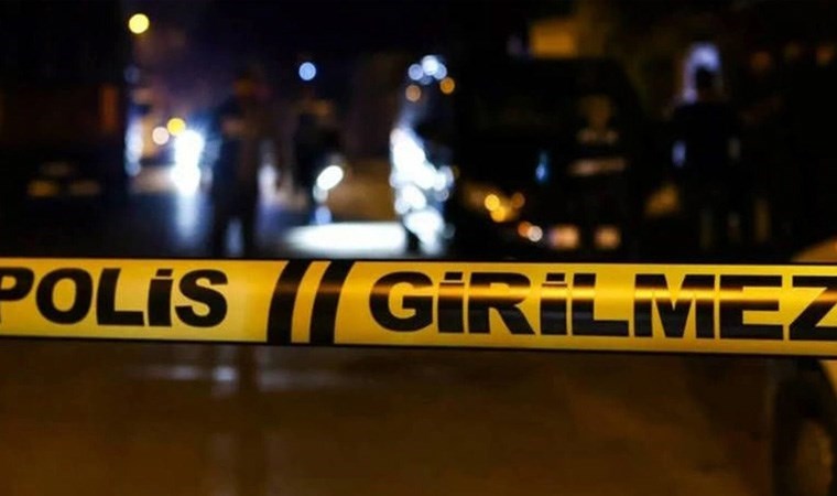 Sultangazi'de otomobilde silahla vurulmuş erkek cesedi bulundu