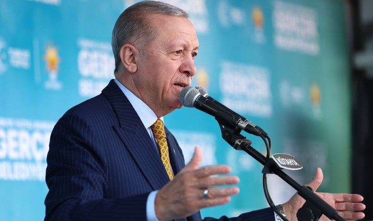 Erdoğan mitingde yurttaşı azarladı: 'Delikanlı, önce dinlemeyi öğren!'