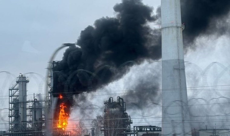 Rusya'ya peş peşe İHA saldırısı: Enerji tesislerinde yangın!