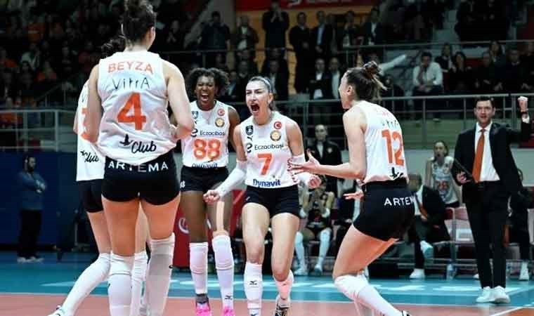 Eczacıbaşı altın sette finale yükseldi