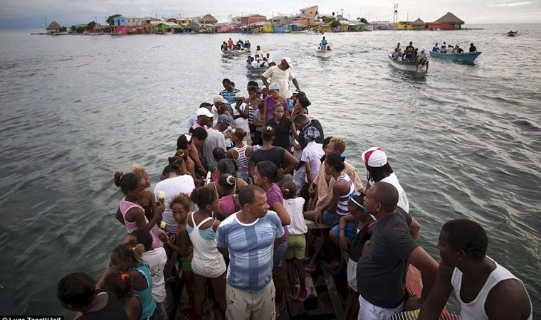'Dünyanın en kalabalık yeri...' 10 dönümlük adada 1200 kişi nasıl yaşıyor?