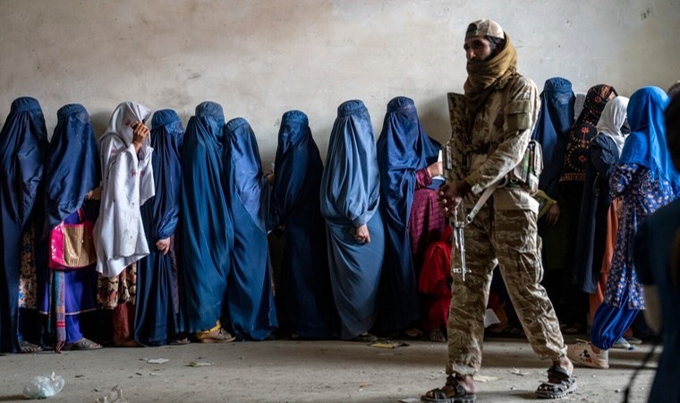 Taliban nefret kustu 'Halk önünde taşlayıp kırbaçlayacağız '