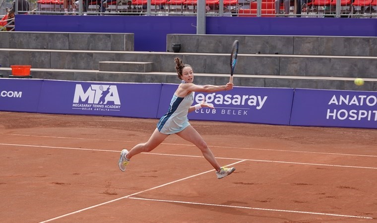 Milli tenisçi Zeynep Sönmez çeyrek finale yükseldi