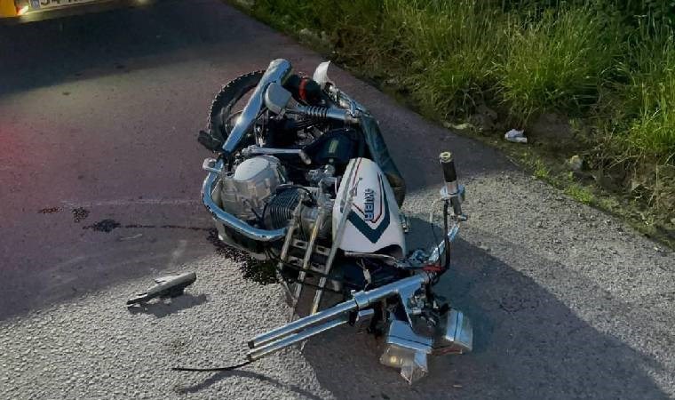 Otomobille çarpıştı Motosiklet sürücüsü feci şekilde can verdi
