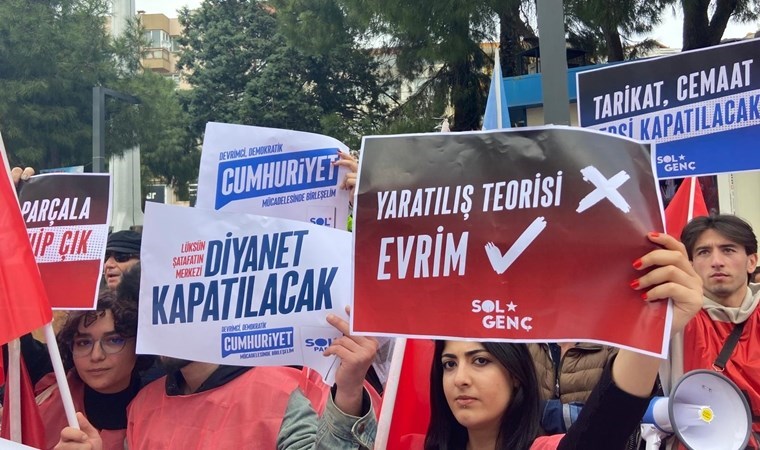 SOL Parti İzmir’de yürüdü: 'Mücadelemizi sürdürelim'