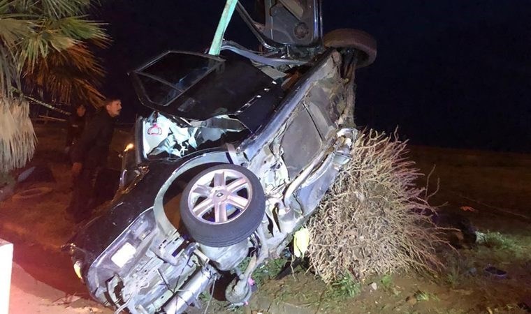 Rize’de araç palmiyeye çarptı: 2 ölü, 3 yaralı