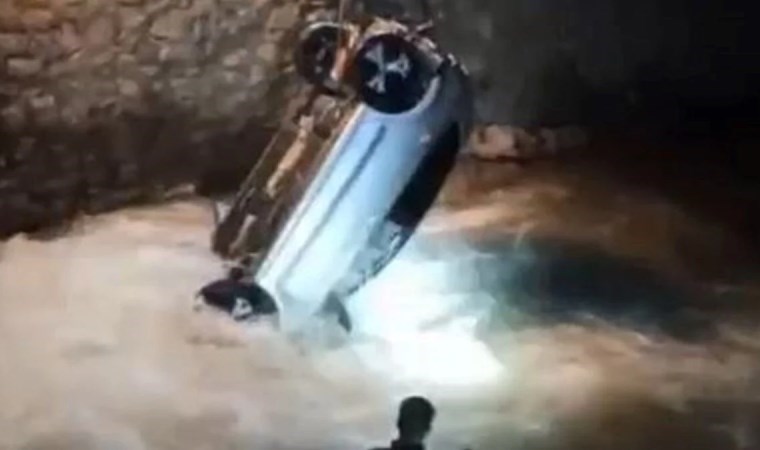 Şırnak'ta feci kaza Dereye devrilen araçtaki 4 kişi öldü