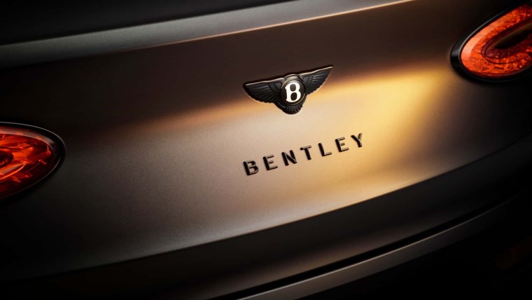 Bentley'den 105 yıl sonra bir ilk: Bentayga Black Edition ile geri döndü...