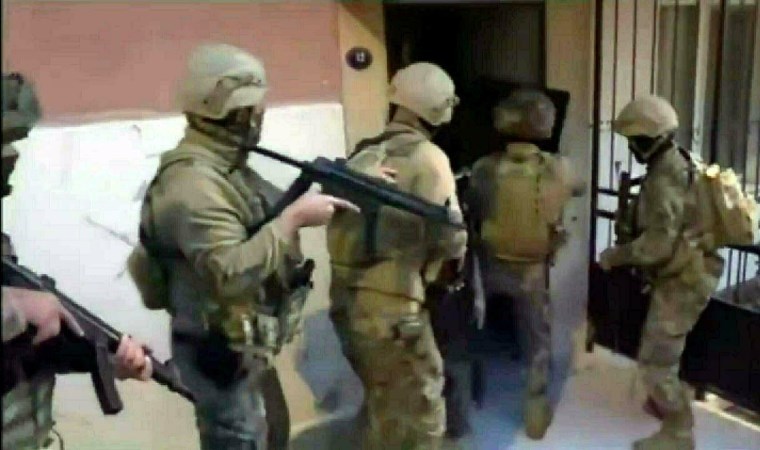 İzmir'de FETÖ operasyonu 12 gözaltı