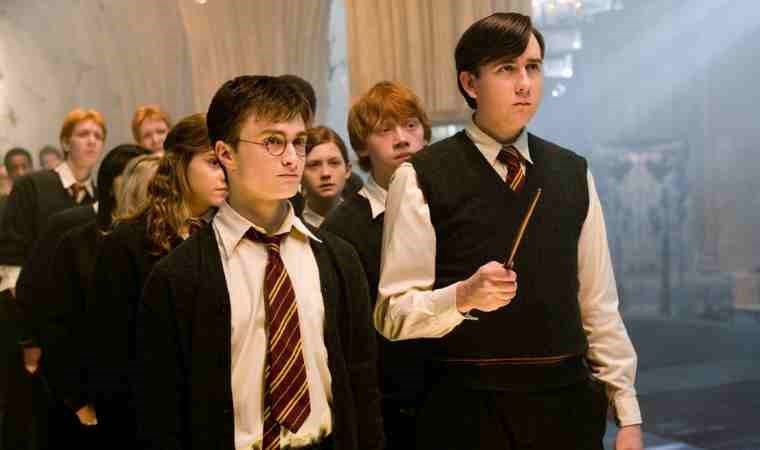 Harry Potter ve Zümrüdüanka Yoldaşlığı filminin konusu ne? Harry Potter ve Zümrüdüanka Yoldaşlığı filminin oyuncuları kim?